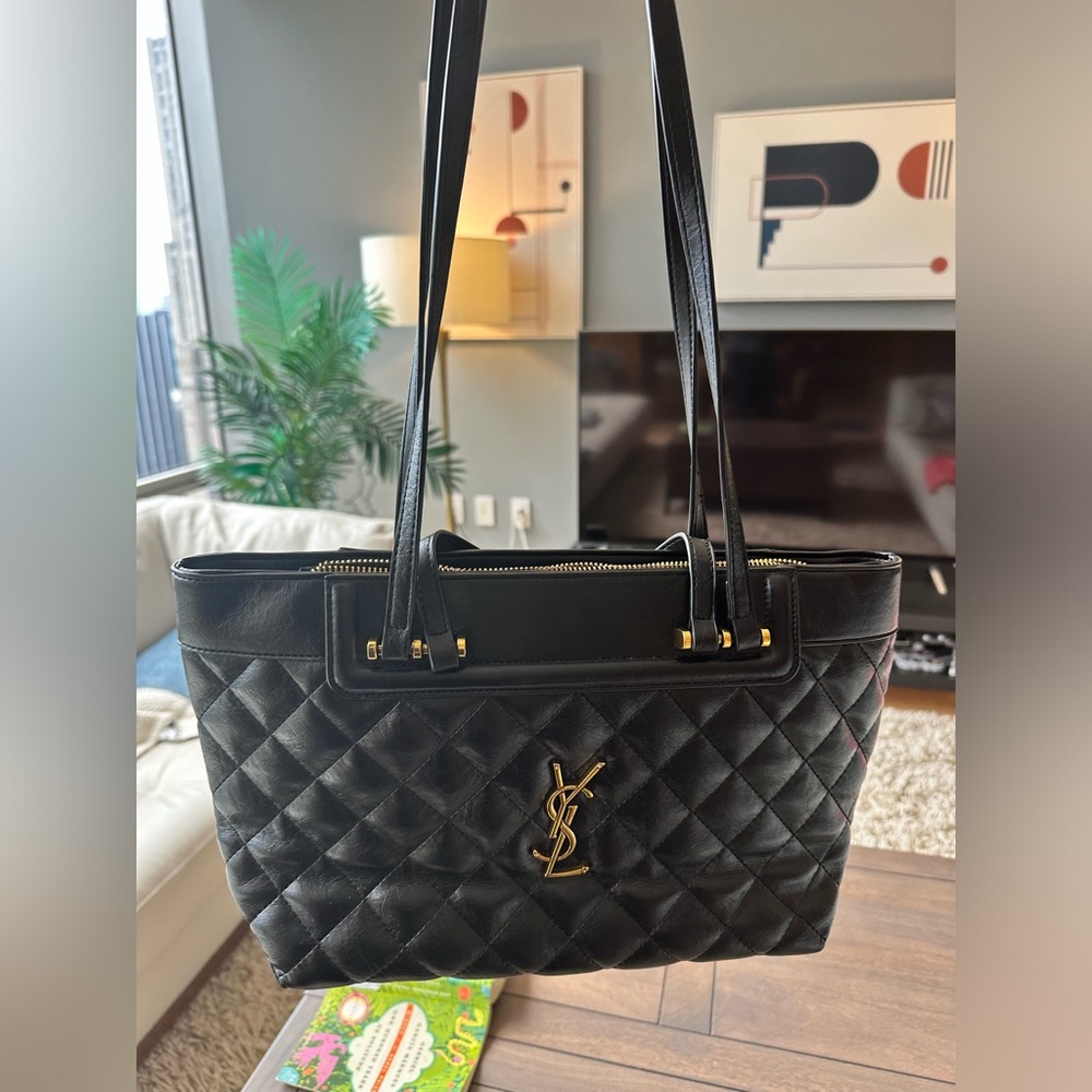 Yves saint laurent bag (ysl beauty vip gift)